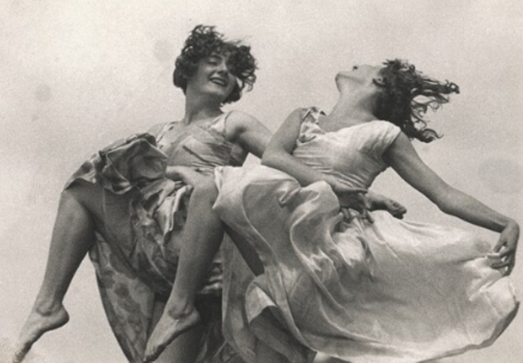 Alfred Grabner :: Zwei parallel tanzende frauen / Two women dancing in parallel, 1930 / src albertina museum