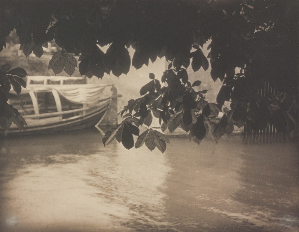Karl Struss (1886-1981) :: On Lake Como, 1909; Platinum print. | src Amon Carter Museum of American Art (P1983.23.115)