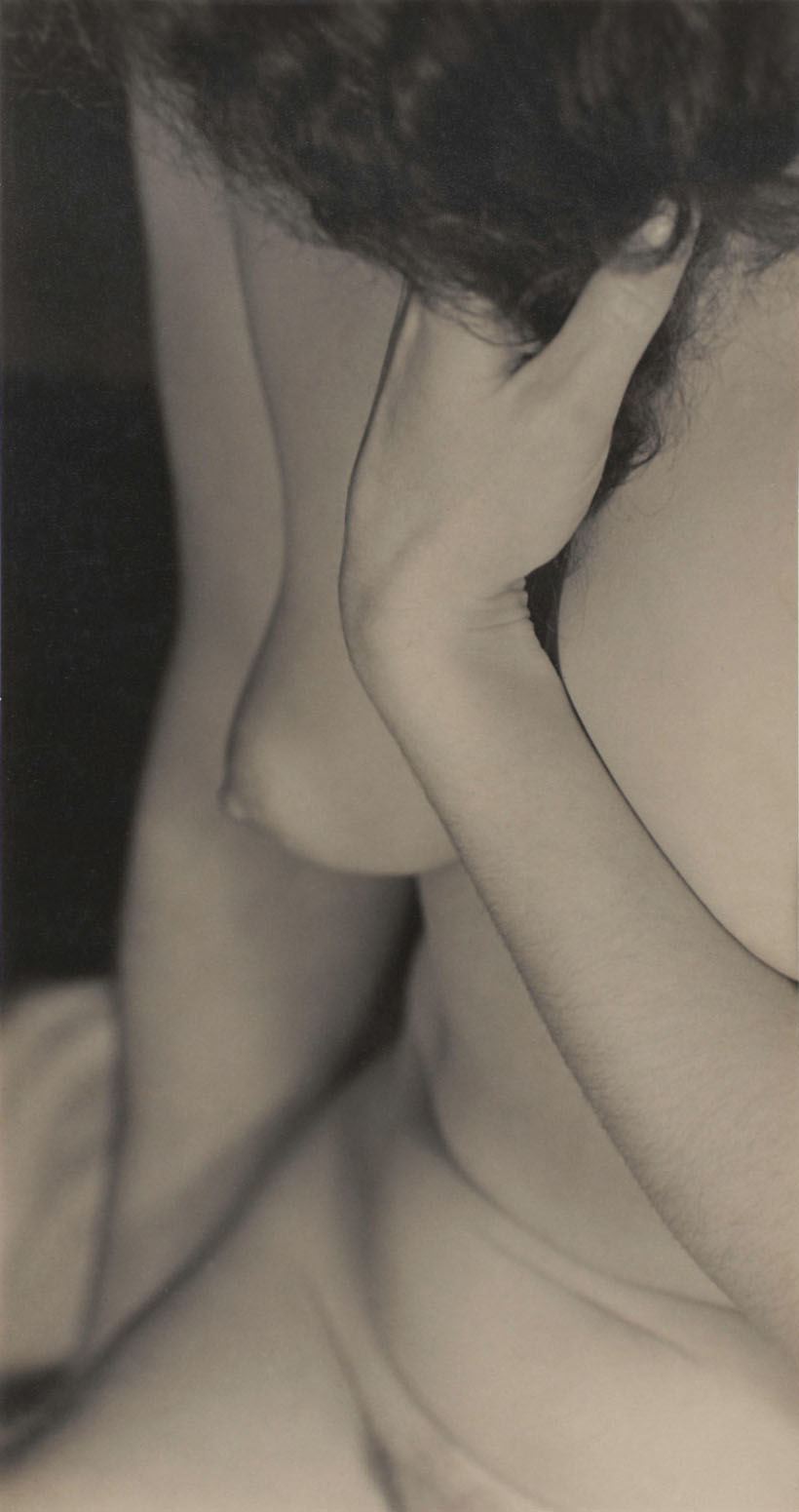 Yvonne Chevalier :: Sans titre [Nu féminin], ca. 1930, gelatin silver print. © Photo Centre Pompidou | src AWARE · Women Artists
nude, female nude, 