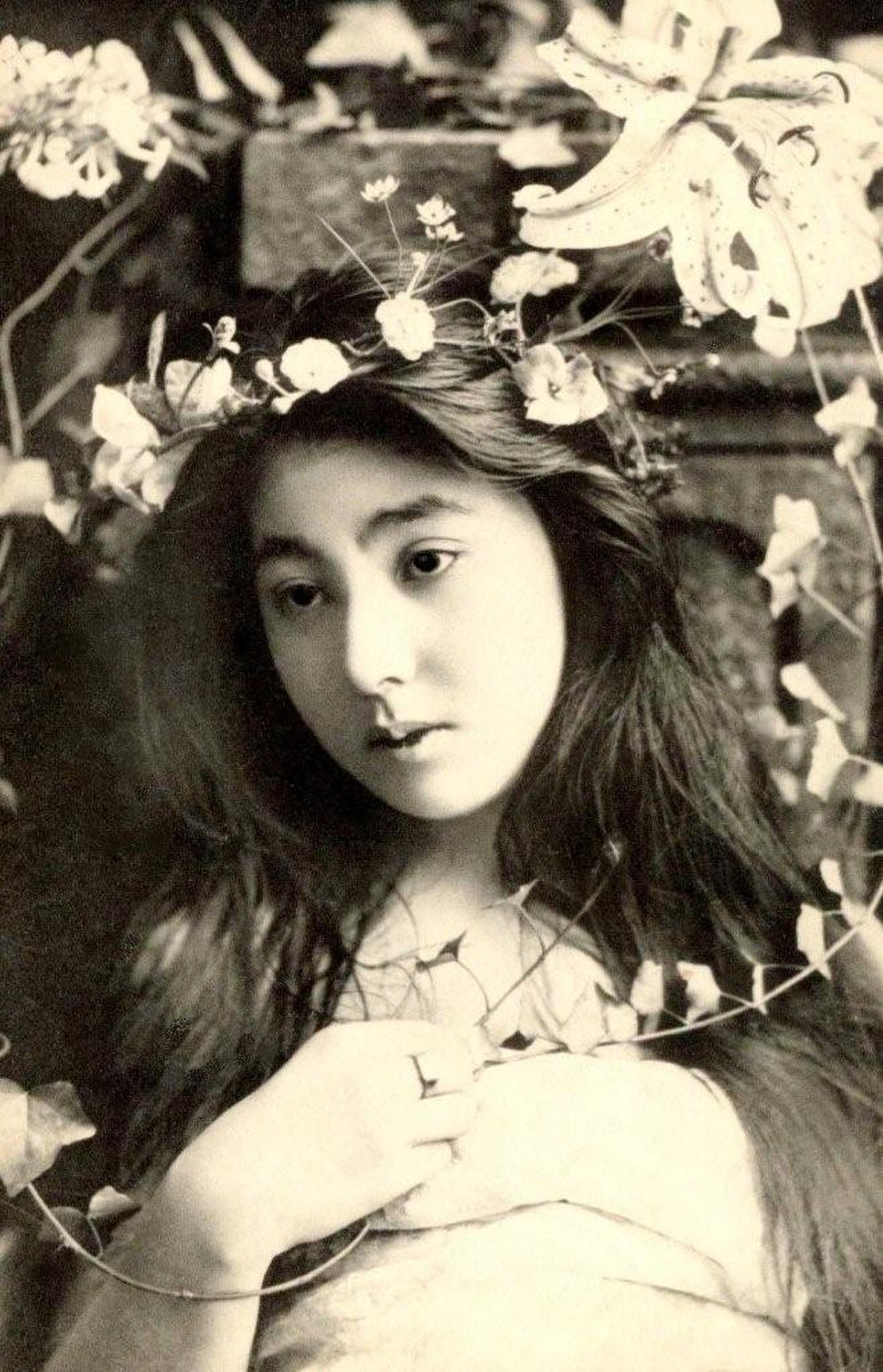 Sadayakko or Sada Yacco as Orieko (Ophelia), 1903 | src wikimedia commons