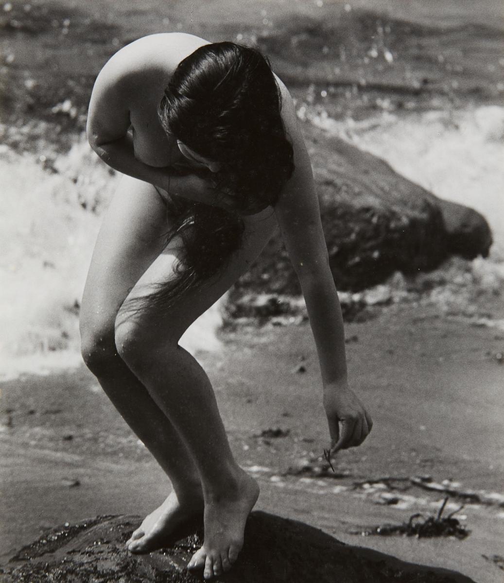 Yoshiyuki Iwase :: Untitled (female nude), 1950s. Gelatin silver print. | src Lempertz Auktionen