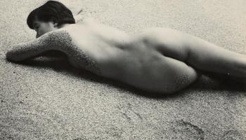 Yoshiyuki Iwase :: Untitled nude on sand, 1966. Gelatin silver print. | src Lempertz