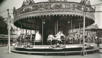 Berenice Abbott :: Carrousel, 1923, printed 1956. | merry go round, tiovivo, amusement ride